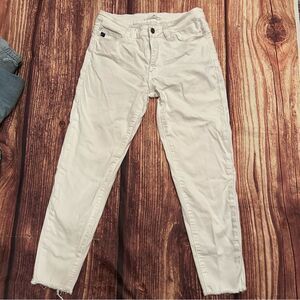 Women’s KanCan White Skinny Jean Raw Edge Ankle 11/29